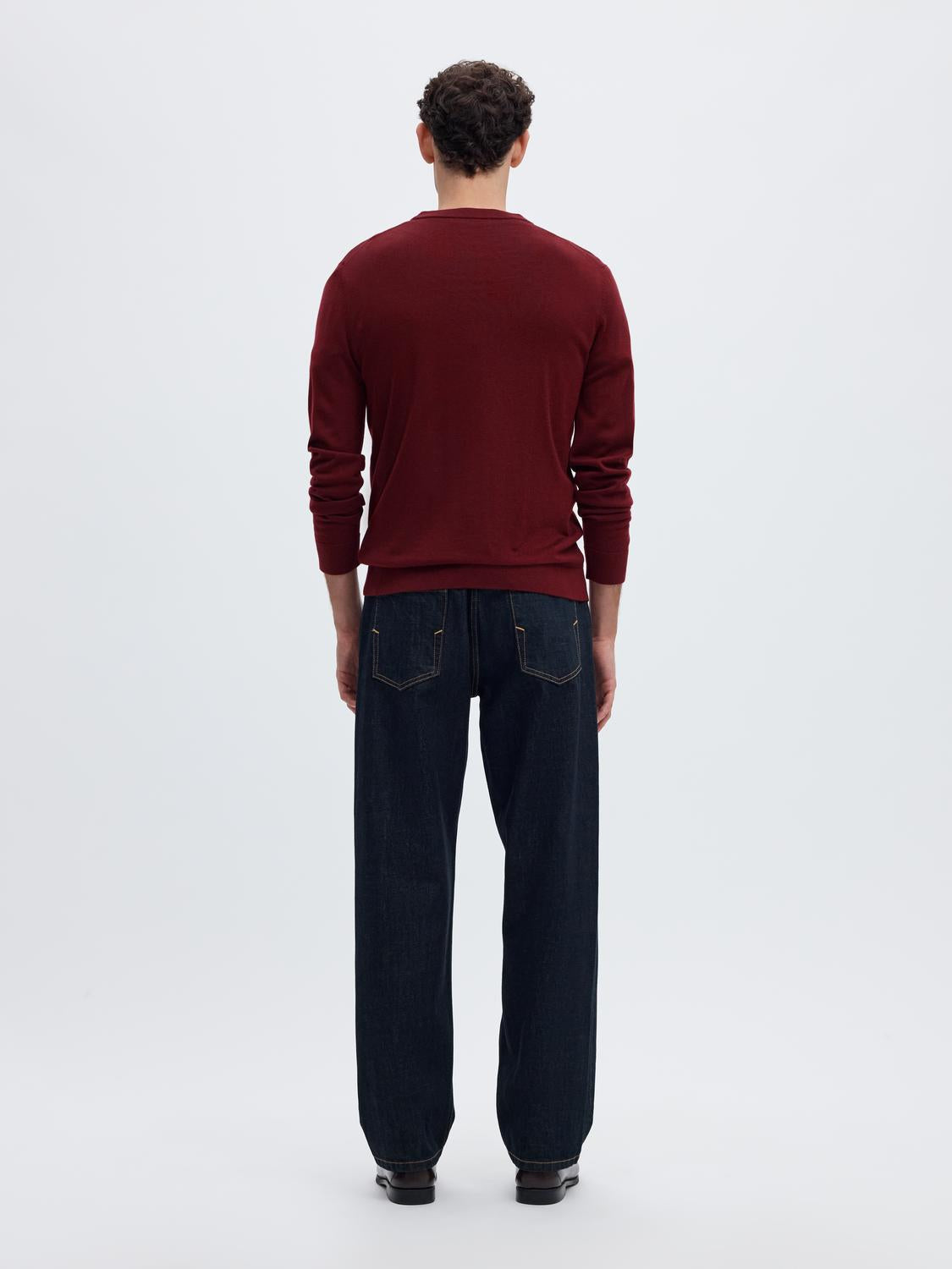 model_shot-back